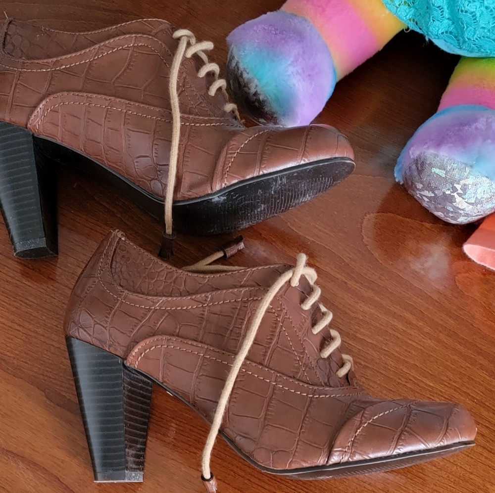 Heeled Oxford Shoes